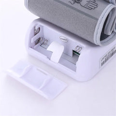 Wrist Digital Blood Pressure Monitor English / Russian / Portuguese / Spanish Voice Broadcast Tonometer