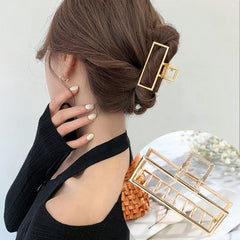 Korean Acrylic Hair Claws Pearl Claw Clips For Woman Large Size Barrette Crab For Girl Shark Clip Fashion Hair Accessories