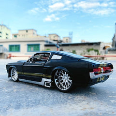 Maisto 1:24 New hot sale 1967 Ford Mustang GT simulation alloy car model crafts decoration collection toy tools gift