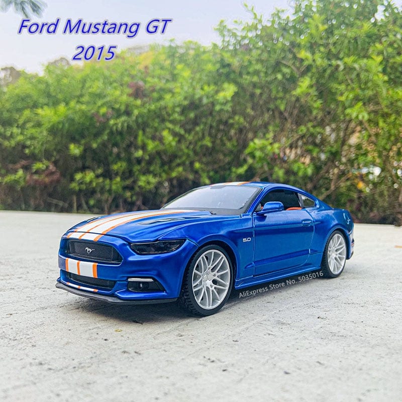 Maisto 1:24 New hot sale  1967 Ford Mustang GT simulation alloy car model crafts decoration collection toy tools gift