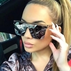 2025 Vintage Male Flat Top Sunglasses Men Brand Black Square Shades UV400 Gradient Sun Glasses For Women Cool One Piece Designer