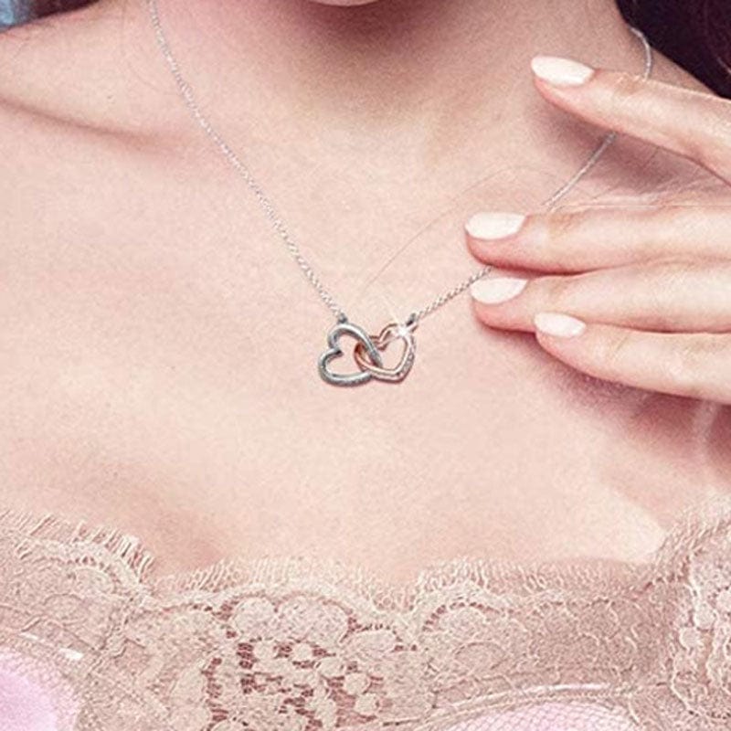 Mother Daughter Love Double Heart-shaped Connected Hollow Chain Necklace for Christmas GiftLight Luxury Female Clavicle Chain