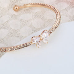 MINHIN New Arrival Romantic Butterfly Design Cuff Bracelet High Quality Golden Plated Wedding Bracelet Girl's Banquet Accessory