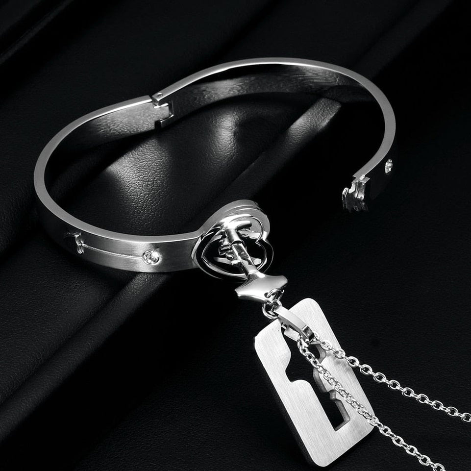 Fashion A Couple Jewelry Sets For Lovers Stainless Steel Love Heart Lock Bracelets Bangles Key Pendant Necklace Couples Set