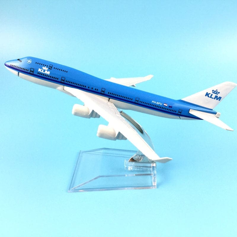 JASON TUTU Original model a380 airbus Boeing 747 airplane model aircraft Diecast Model Metal 1:400 airplane toy Gift collection