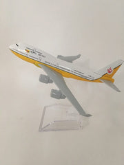 JASON TUTU Original model a380 airbus Boeing 747 airplane model aircraft Diecast Model Metal 1:400 airplane toy Gift collection