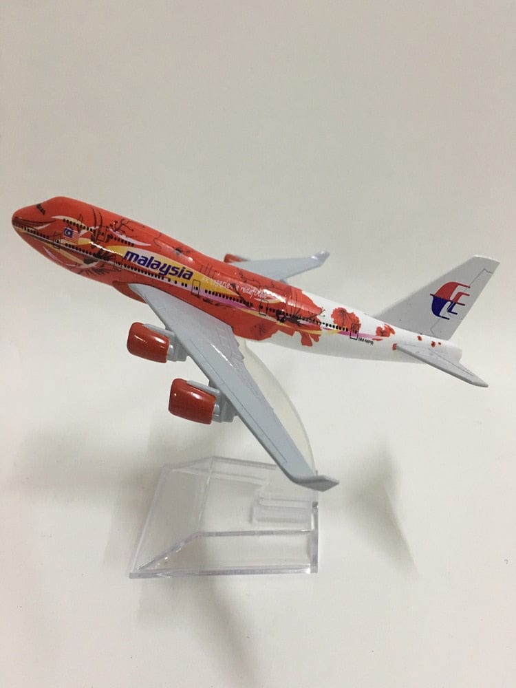 JASON TUTU Original model a380 airbus Boeing 747 airplane model aircraft Diecast Model Metal 1:400 airplane toy Gift collection