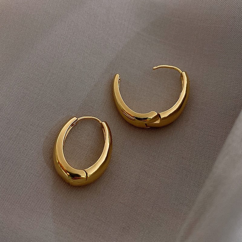 2020 New Classic Copper Alloy Smooth Metal Hoop Earrings For Woman Fashion Korean Jewelry Temperament Girl's Daily Wear Earrings