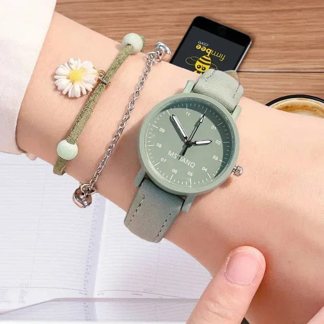 Women Luxury Quartz Watch PU Leather Strap Watches Waterproof Round Dial Retro Bracelet Watch Ladies Girls Wristwatch