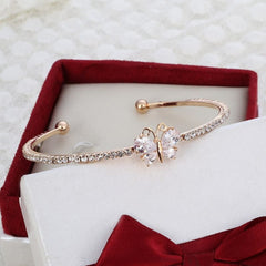 MINHIN New Arrival Romantic Butterfly Design Cuff Bracelet High Quality Golden Plated Wedding Bracelet Girl's Banquet Accessory